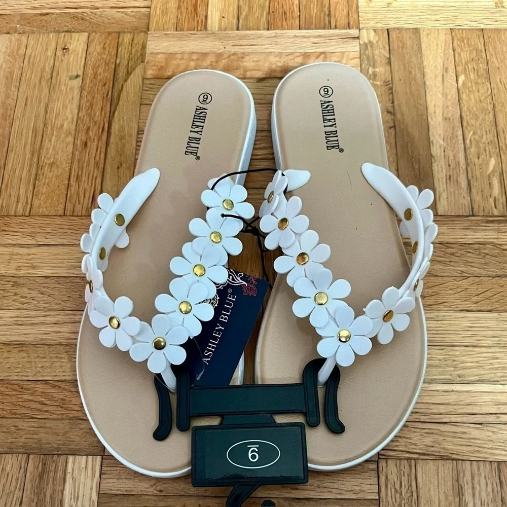 Ashley Blue Daisy Flip flops Size 9